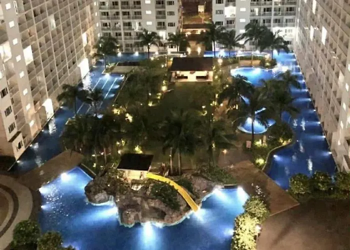 Sharing With Balcony At Shore In Pasay Near Moa And Airport Manila