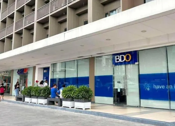 Sharing With Balcony At Shore In Pasay Near Moa And Airport Hostal Manila