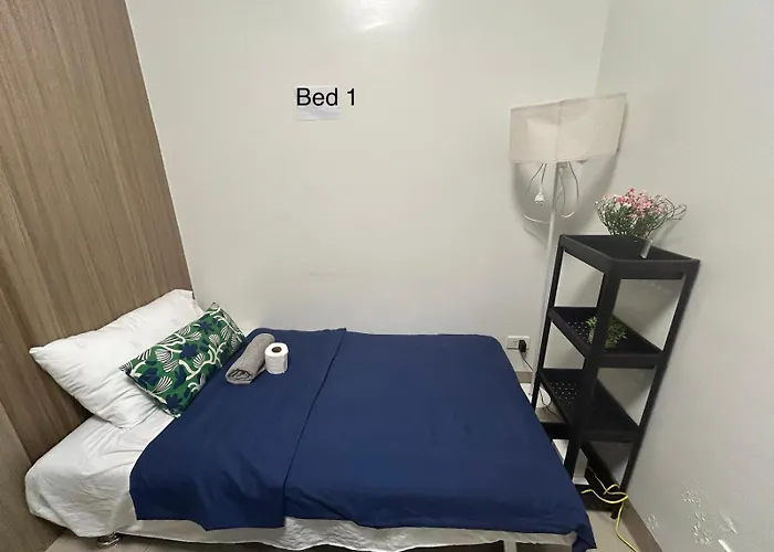 Sharing With Balcony At Shore In Pasay Near Moa And Airport Hostel *