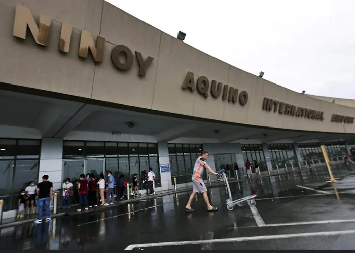 Sharing With Balcony At Shore In Pasay Near Moa And Airport *