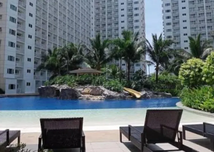 Sharing With Balcony At Shore In Pasay Near Moa And Airport Hostal